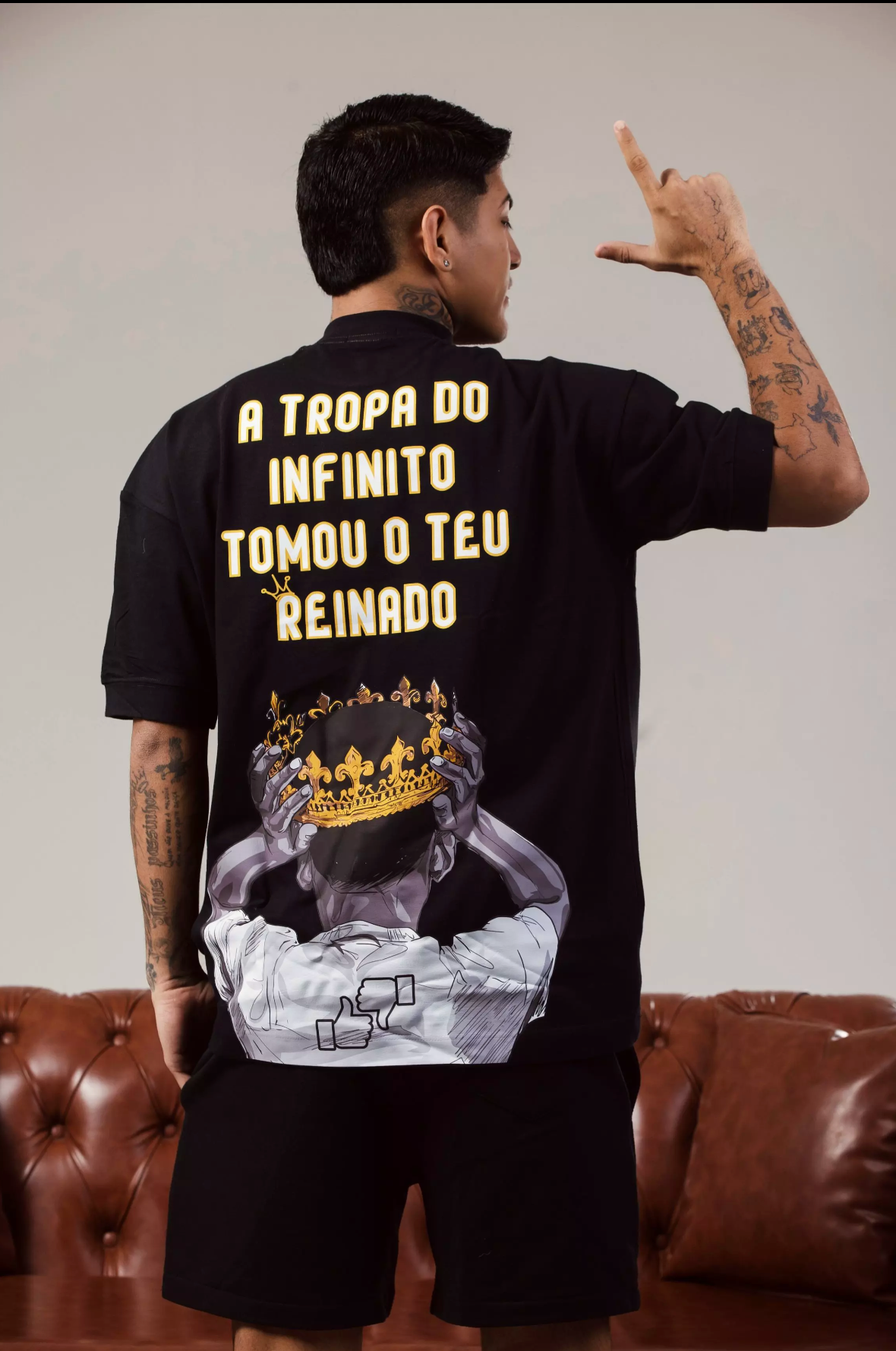 CAMISETA OVERSIZED PRETA "TROPA DO INFINITO"