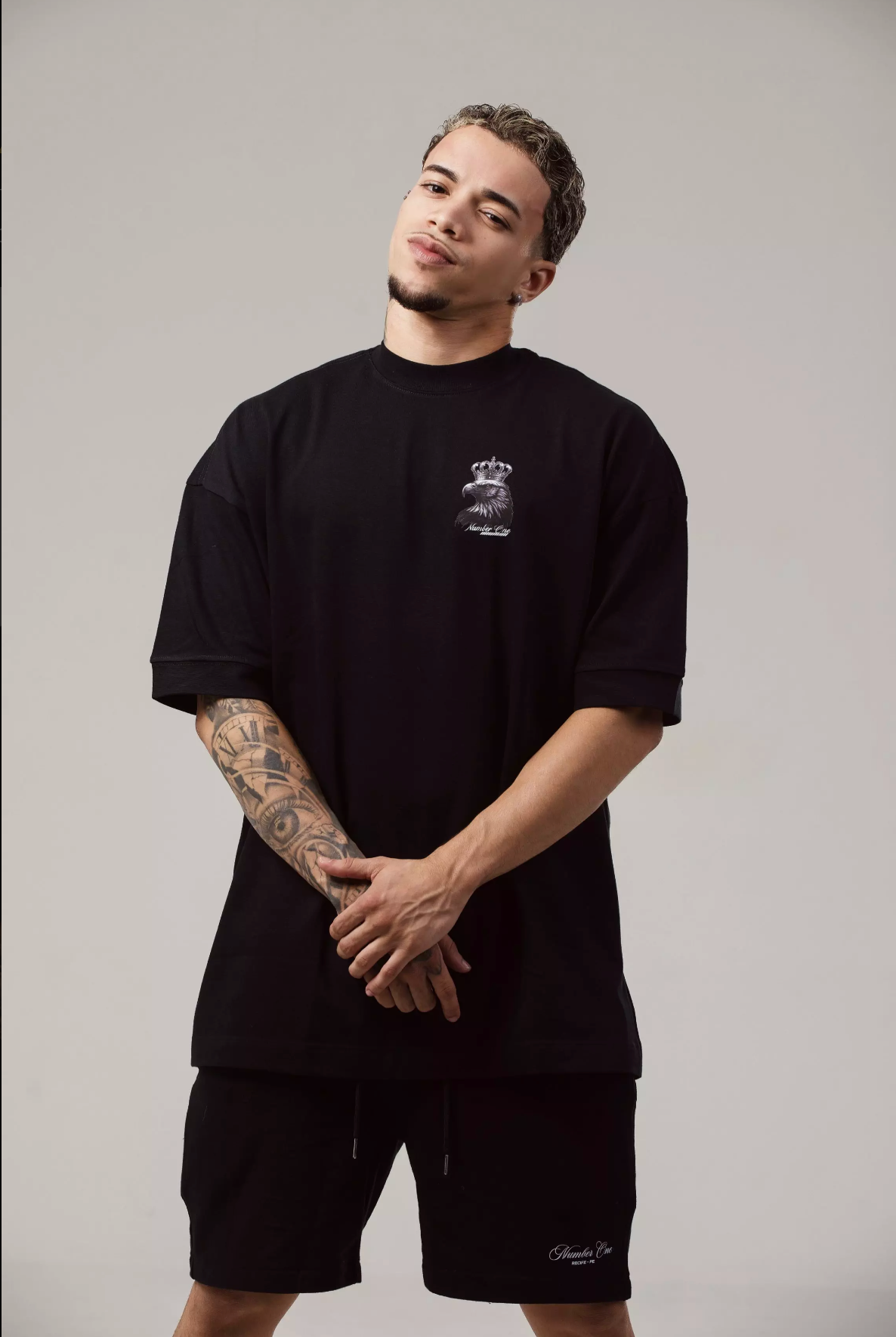 CAMISETA OVERSIZED PRETA "ÁGUIA NUMBER ONE"